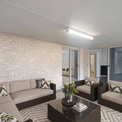 2/121 Tongarra Road - Photo 1