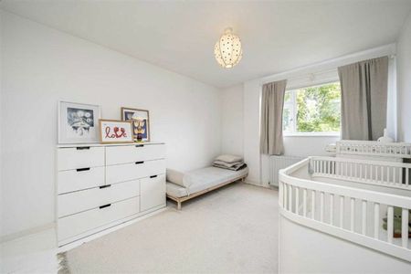 Broom Close, Teddington, TW11 - Photo 2
