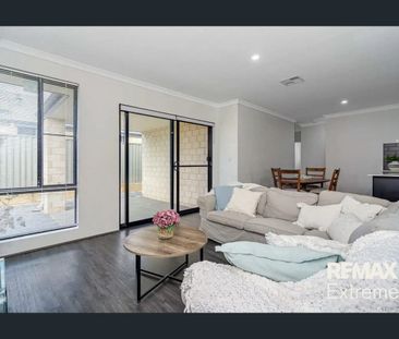 4x2 Modern Smart Home - Photo 4