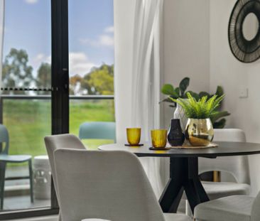 Luxurious 2 Bedroom Apartment With 2 Balconies - Photo 3