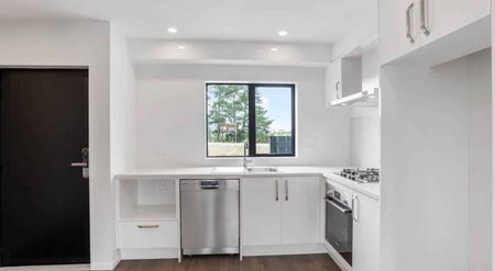 2 bedroom townhouse for rent in Papakura! - Photo 4