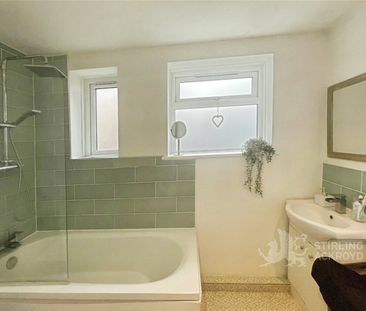 Claremont Road, West Byfleet, Surrey, KT14 6DY - Photo 4