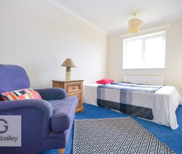 Cardington Court, Acle, Norfolk - Photo 3