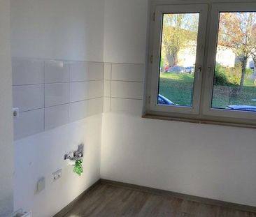 Sonnig, geräumig und renoviert: 3 Zimmer mit Balkon in Heiligenhaus - Photo 6