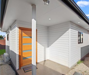 Like Brand New - Convenient location - Photo 4