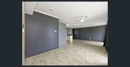 COASTAL LIVING AT ITS FINEST - HOME PLUS A BONUS RETREAT! - Photo 2