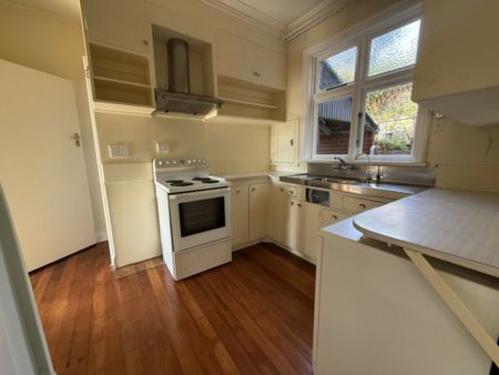 Private and spacious in Roslyn! - Photo 2