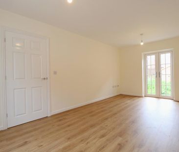 3 bedroom detached house to rent - Photo 2