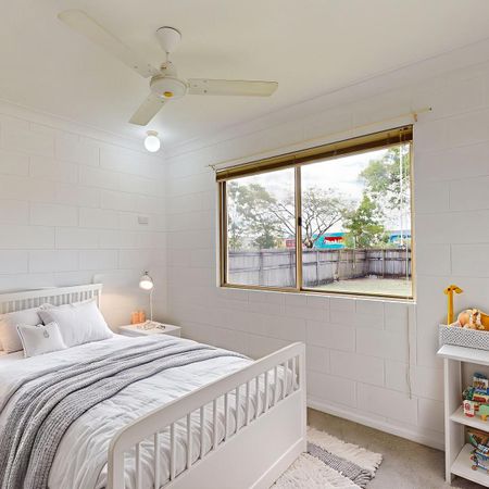Charming 3-Bedroom Home in Mount Louisa - Photo 2