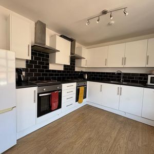 Room 203, Harts House, , UK - Photo 2