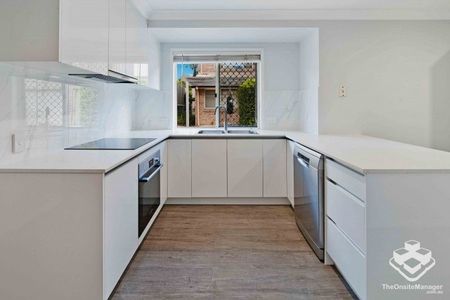 Stylish & Convenient Living in the Heart of Yeronga! - Photo 5