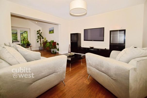 3 bedroom semi-detached bungalow to rent - Photo 1