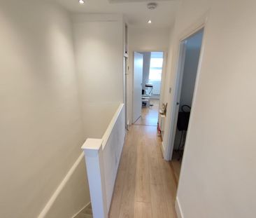 1 Bed Flat, Tooting High Street, SW17 - Photo 3