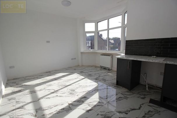 3 bedroom apartment to rent - Photo 1