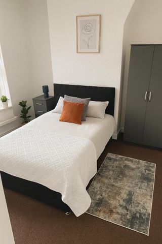 1 bedroom in a house share to rent - Photo 4