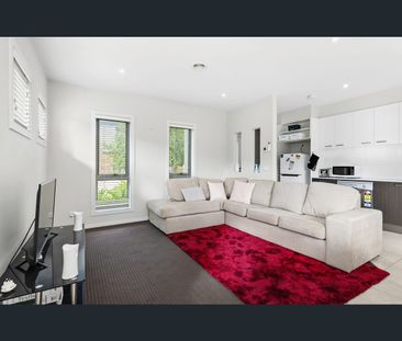 19 Balanada Close, Alfredton, Vic 3350 - Photo 3
