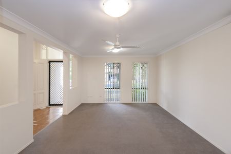 204 Saturn Crescent, Bridgeman Downs QLD 4035 - House For Rent | Domain - Photo 3