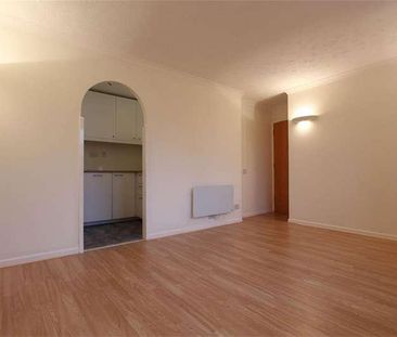 Somerset Gardens, London, N17 - Photo 2