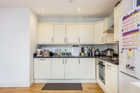 1 bedroom flat to rent - Photo 2