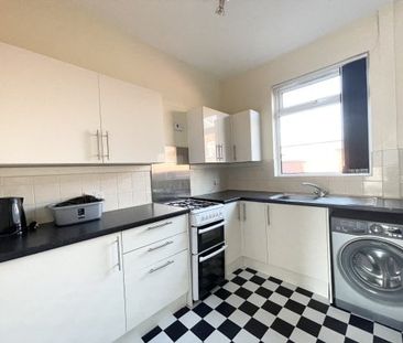 Oxford Grove, Bolton, BL1 - Photo 4