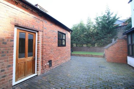 1 bedroom ground floor flat to rent - Photo 2