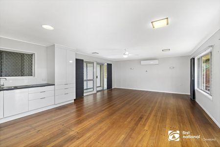 CHARMING TWO BEDROOM HOME IN THORNLANDS. - Photo 3