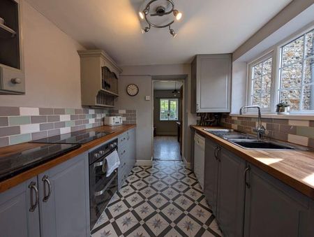 2 bedroom semi-detached house to rent - Photo 2