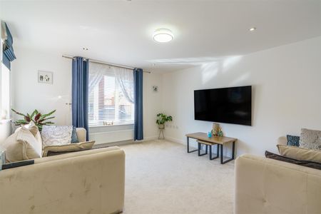 4 bed detached house to rent in Bramble Way, Newcastle upon Tyne, NE13 - Photo 3