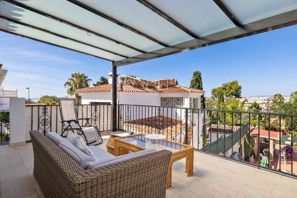 5 bedroom luxury Villa for rent in Nueva Andalucia, Andalusia - Photo 1