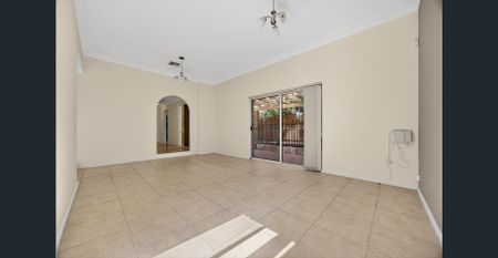 Spacious Family Home - Photo 5