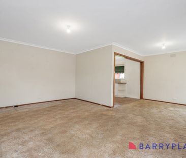 Spacious Family Home with Garden Maintenance Included! - Photo 2