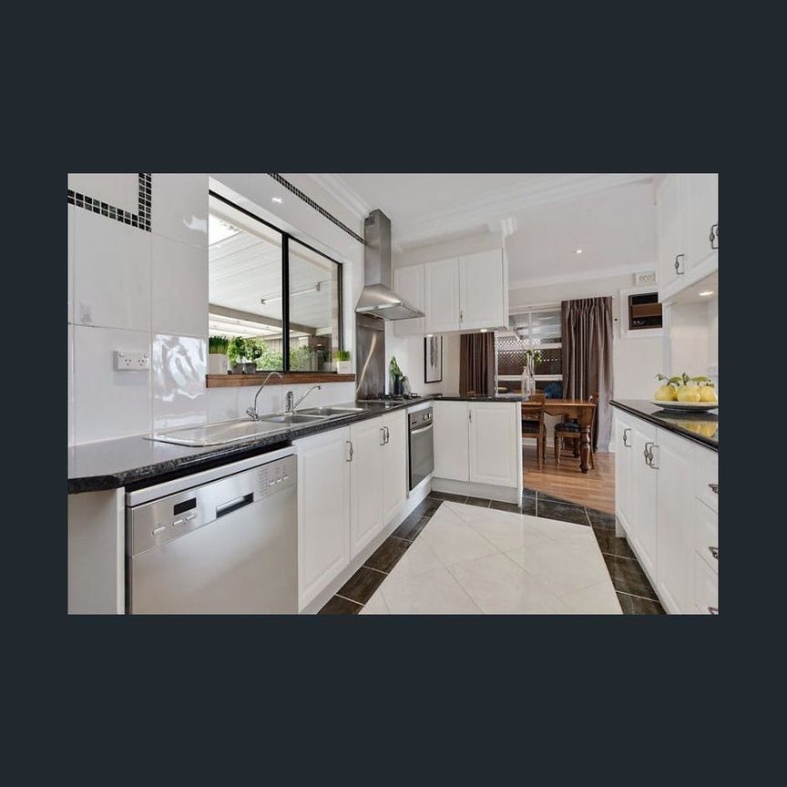 Stylish Family Home in Prime Rostrevor - Photo 1