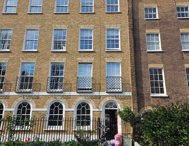 Grove Lanr - Photo 1