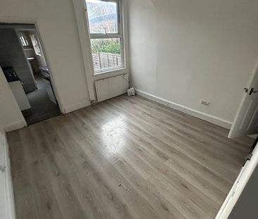 3 Bed Semi-Detached House, Rossington Road, NG2 - Photo 6