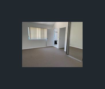 2/17 Walton Crescent, Abbotsford, NSW 2046 - Photo 2