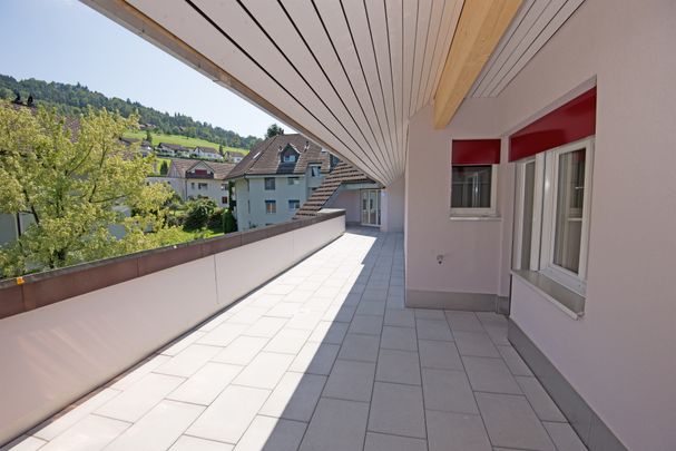 Schöne Dachwohnung mit grosszügiger Terrasse - Foto 1