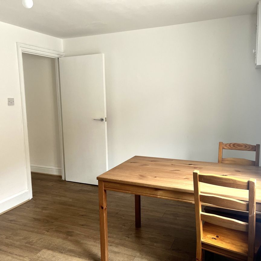 Longley Road, London - Photo 1