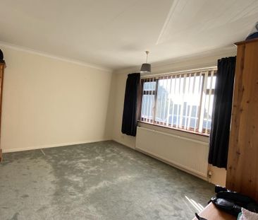 4 bedroom detached house to rent - Photo 4