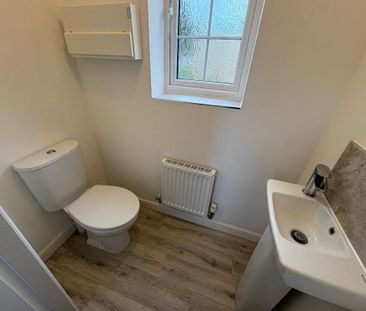 3 bedroom detached house to rent - Photo 4