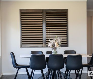 A Sophisticated Family Residence in Thurgoona - Photo 3