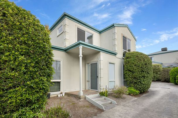 2/40 Frome Avenue Frankston VIC - Photo 1