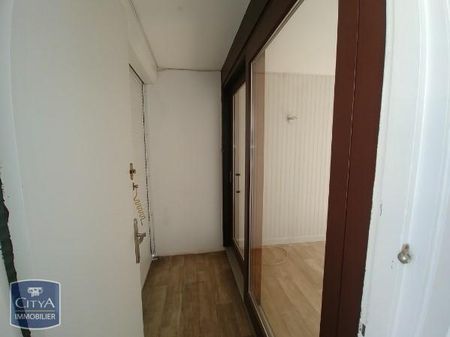 Location Appartement 3 pièces 67m² LILLE 59000 - Photo 2