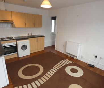 2 bed Apartment - To Let - Photo 2