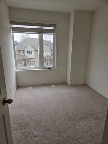 For Lease - 187 Lewis Honey Drive, Aurora, Ontario - Photo 2