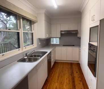 10 Cherry Place, Castle Cove NSW 2069 - House For Rent | Domain - Photo 6