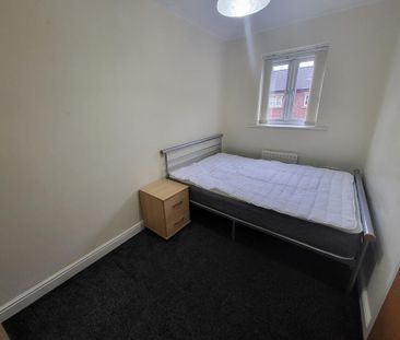 4 bedroom townhouse to rent - Photo 3