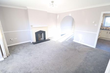 3 bedroom semi-detached house to rent - Photo 2