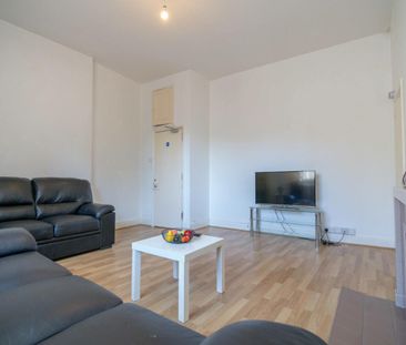 66, Micklegate - Photo 2