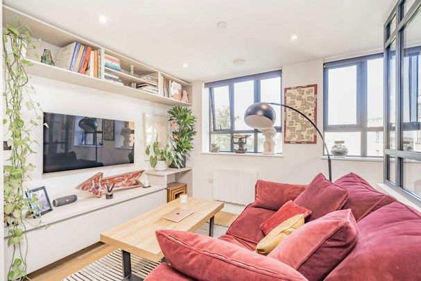 Studio to rent - Photo 1