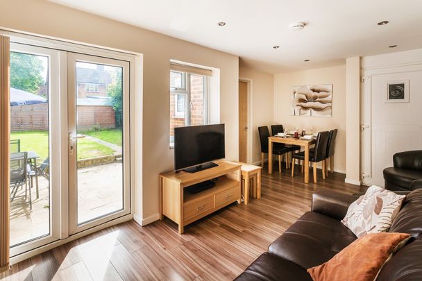 Completely refurbished 6 bed HMO with 5 en-suites 2 - Photo 1